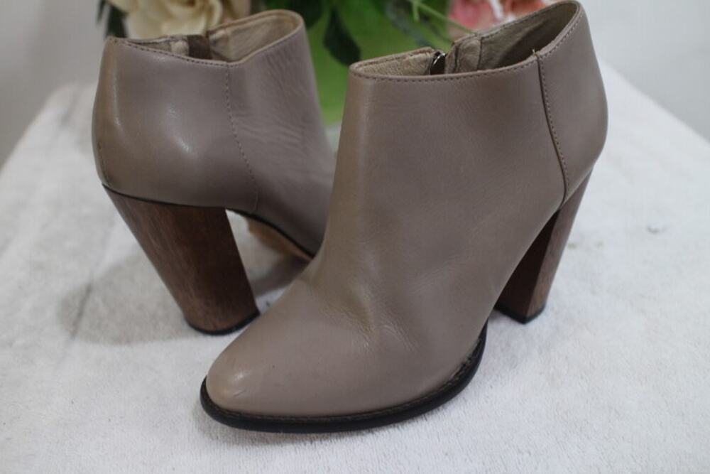 Elizabeth and James Women's Brown Shane High Heel Booties 6B(1400